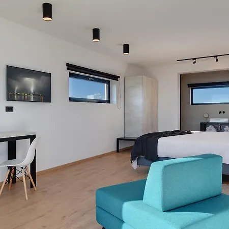 Aquarius Villa *